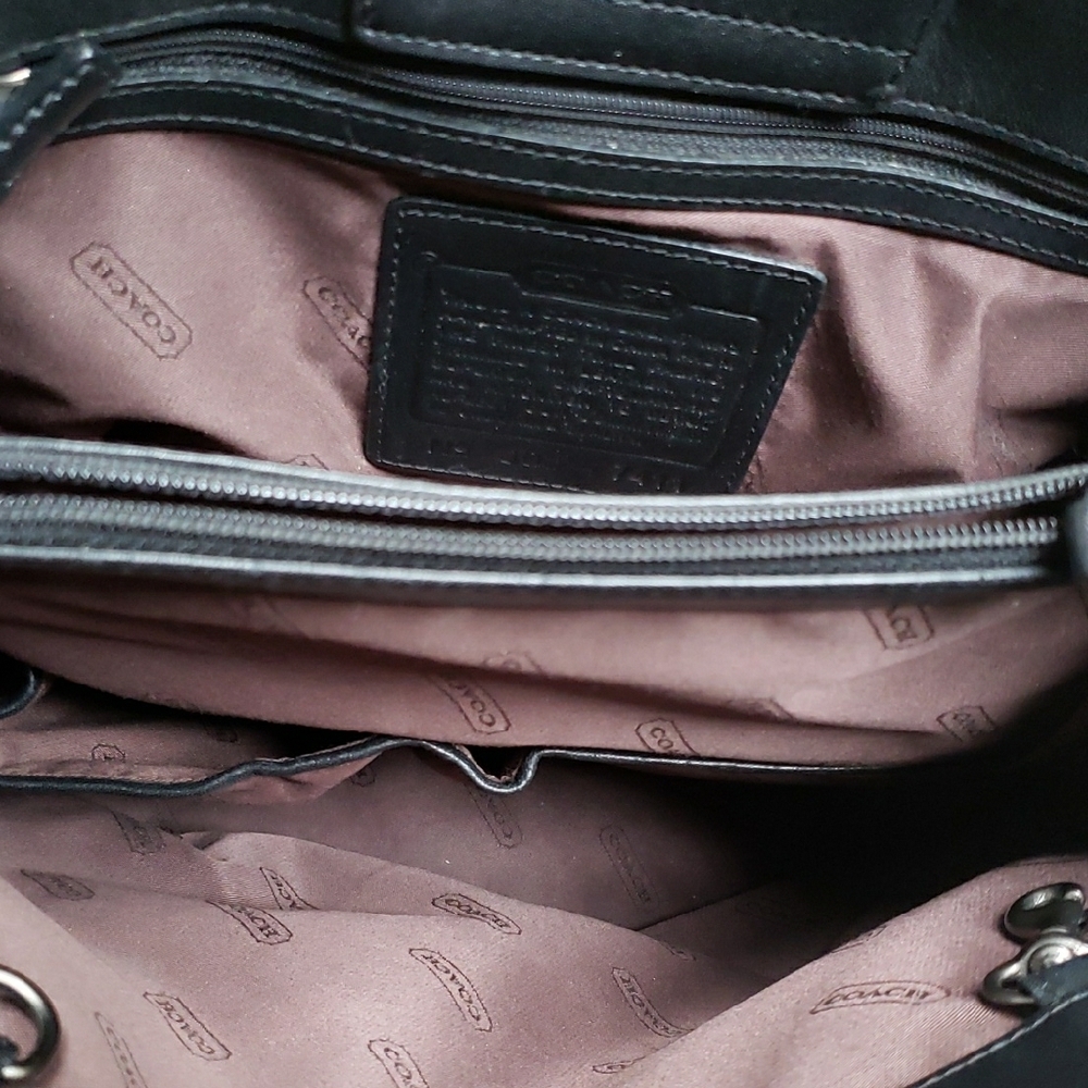 Elegant Black COACH  Tote Bag - Picture 7 of 8